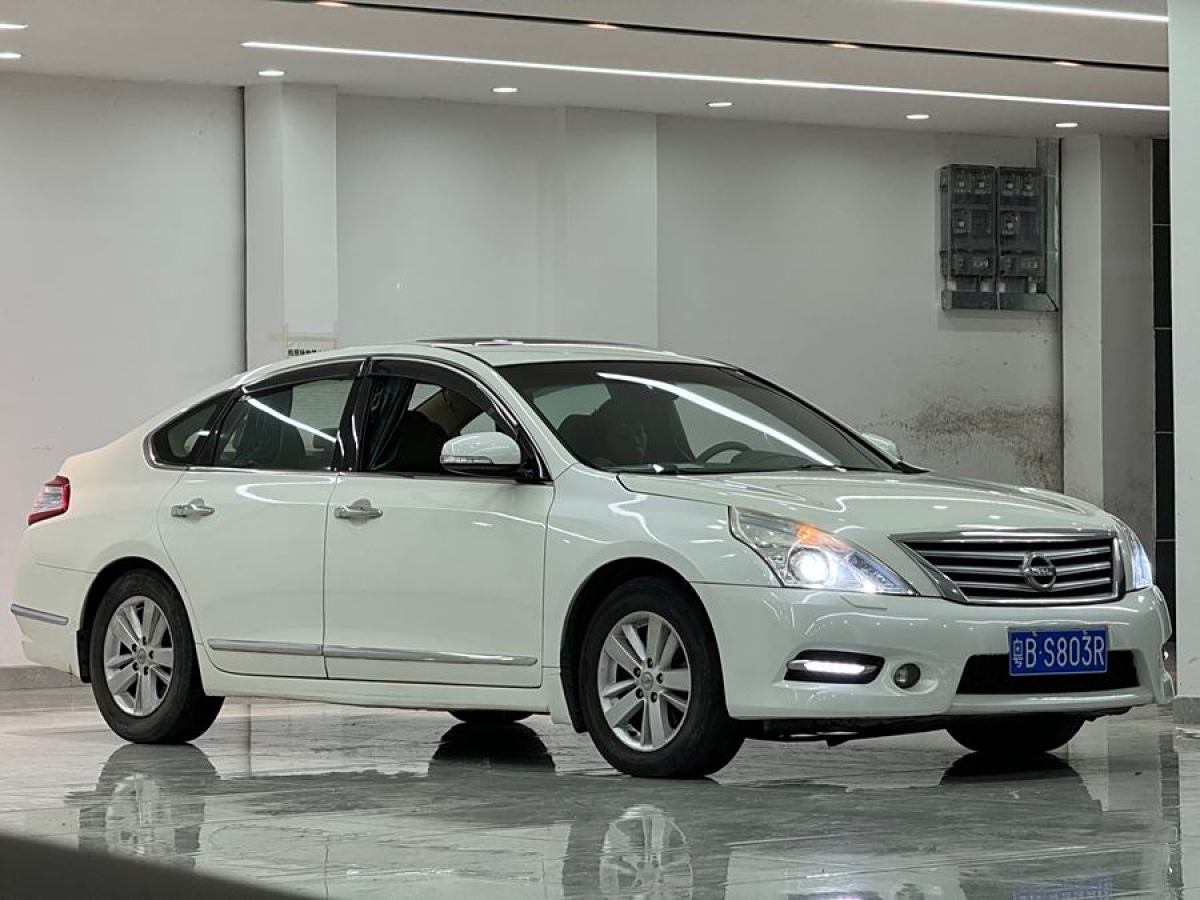 日產(chǎn) 天籟  2011款 公爵 2.5L XV尊雅版圖片