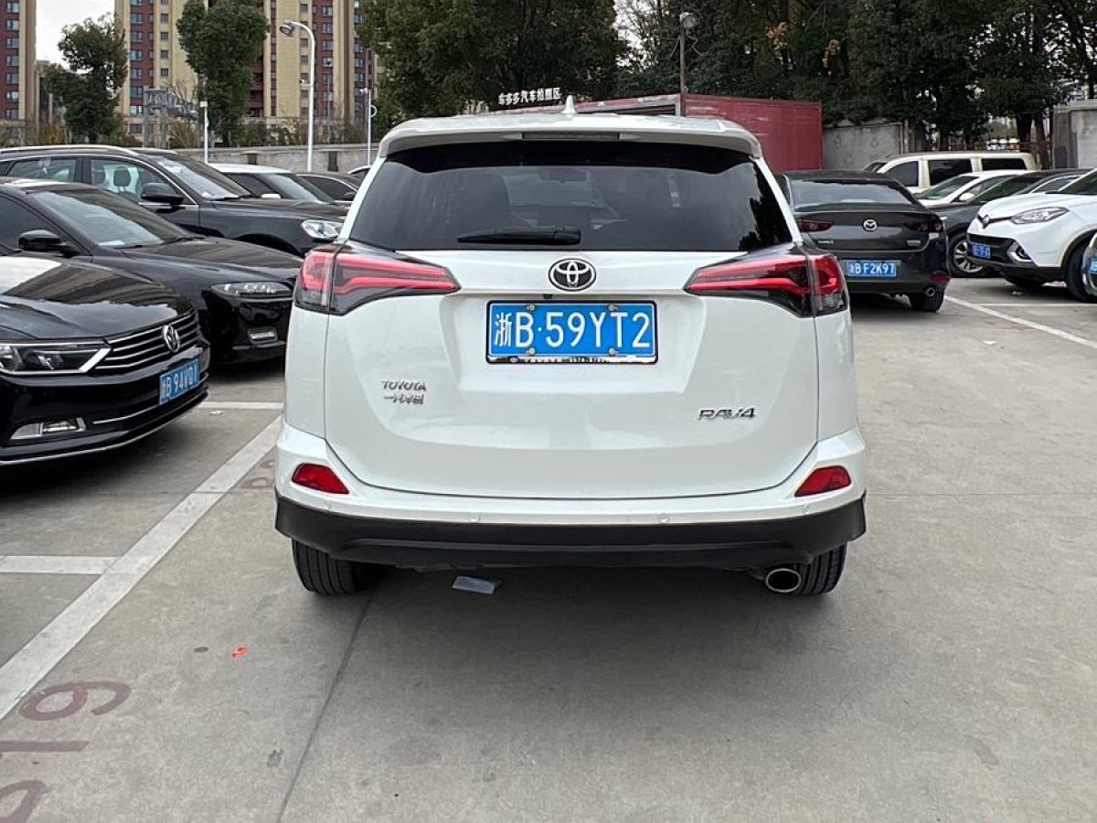 豐田 RAV4榮放  2016款 2.0L CVT兩驅(qū)風(fēng)尚版圖片