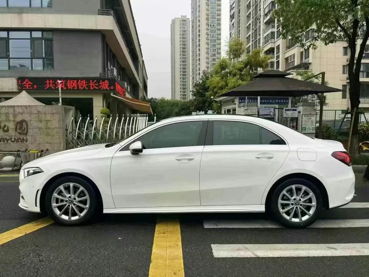 奔馳 奔馳A級(jí)  2019款  改款 A 180 L圖片