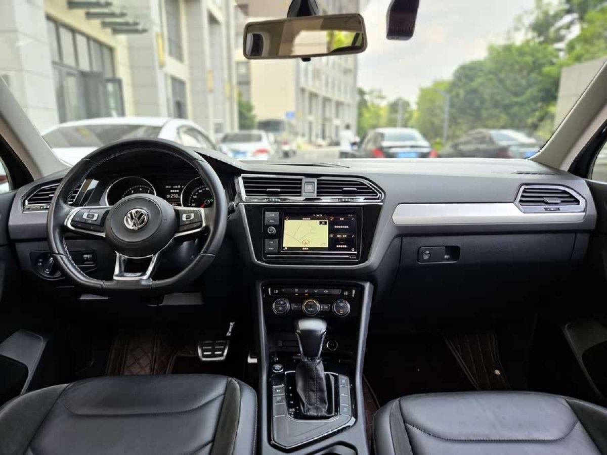 大眾 途觀L  2018款 改款 330TSI 自動兩驅(qū)舒適版圖片