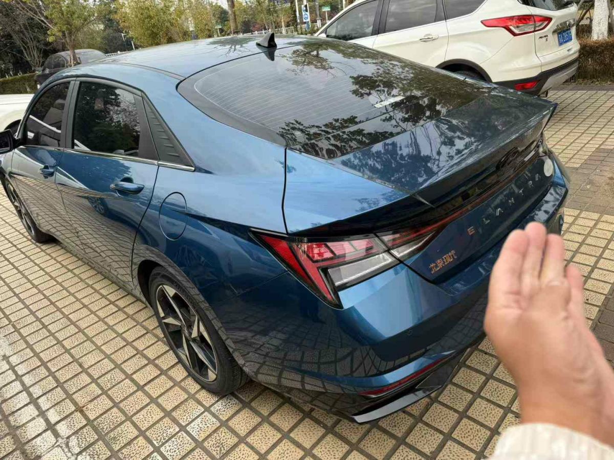 現(xiàn)代 伊蘭特  2021款 1.5L LUX尊貴版圖片