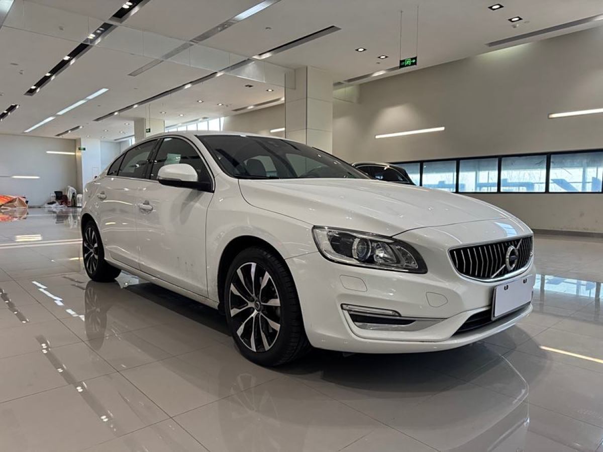 沃爾沃 S60L  2018款 T3 智進(jìn)進(jìn)取版圖片