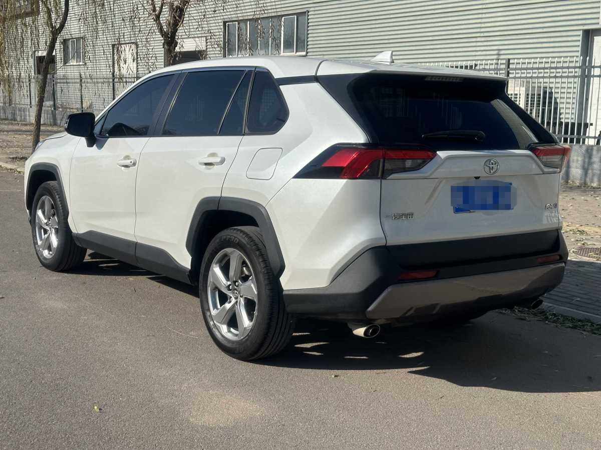 豐田 RAV4  2018款 榮放 2.0L CVT兩驅(qū)風尚版圖片