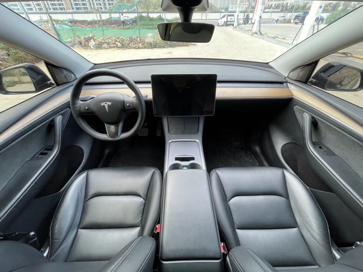 特斯拉 Model 3  2021款 改款 標準續(xù)航后驅(qū)升級版圖片