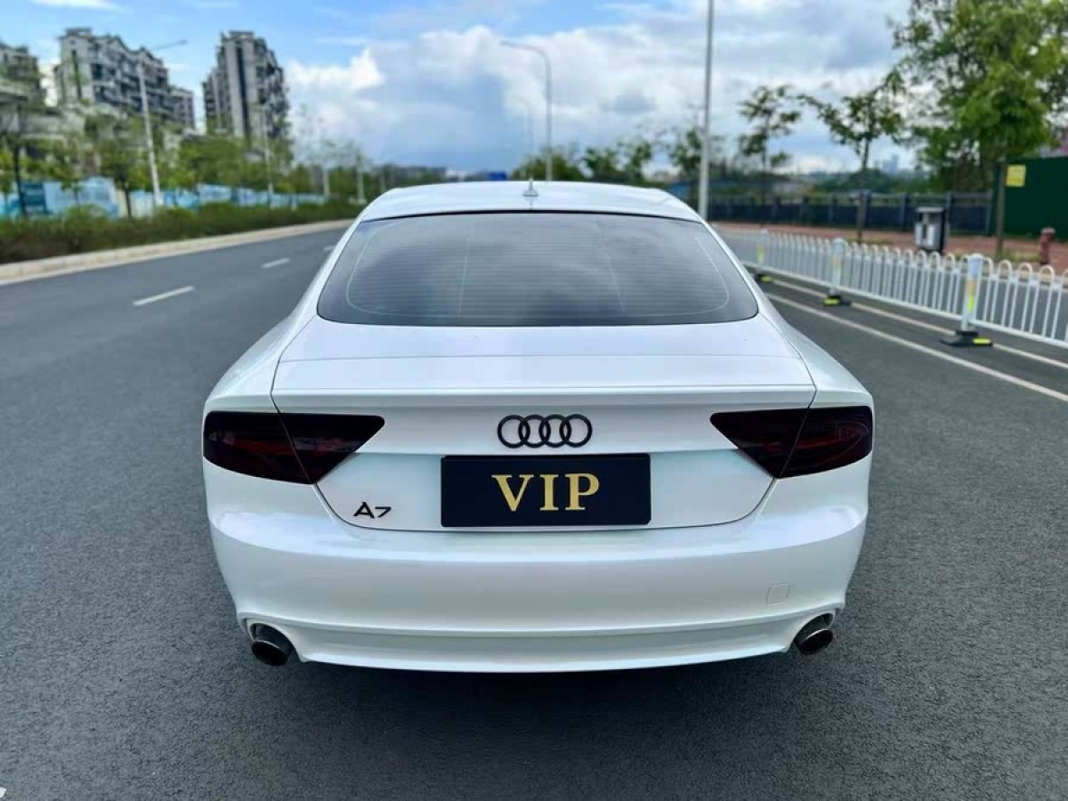 奧迪 奧迪A7  2013款 30 FSI 標(biāo)準(zhǔn)型圖片