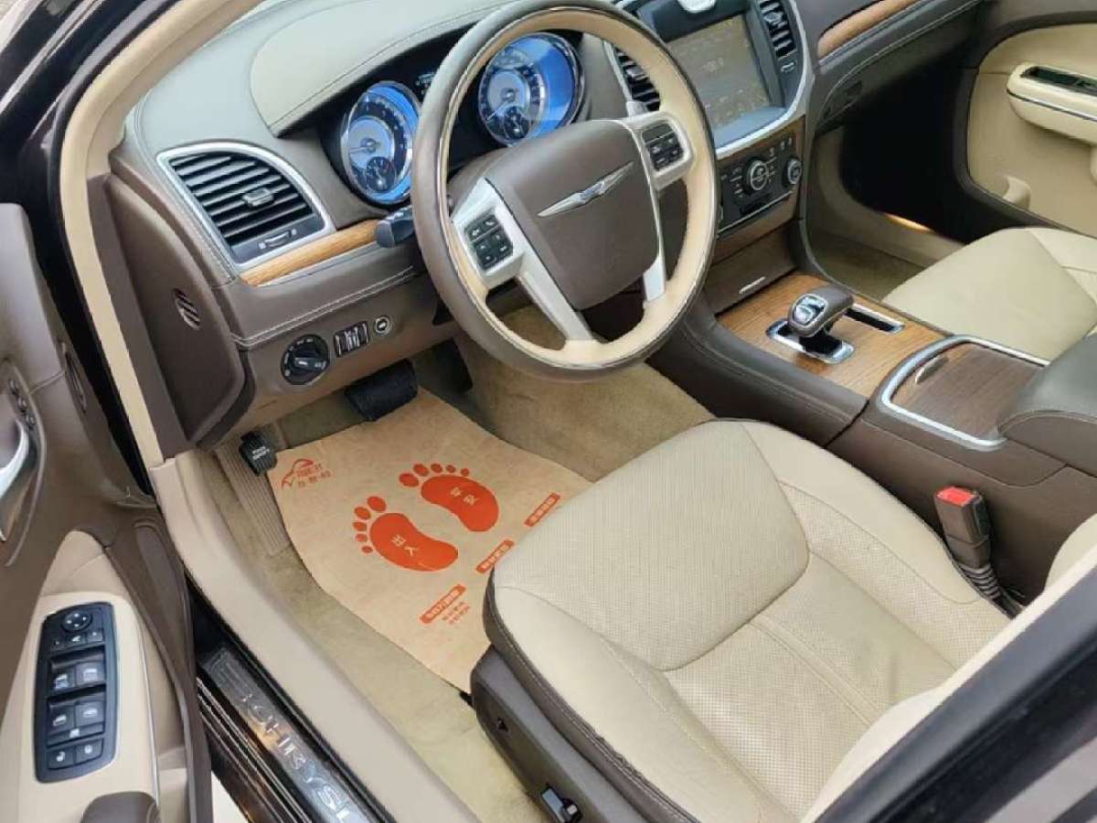 克萊斯勒 300C  2013款 3.6L 尊崇版圖片