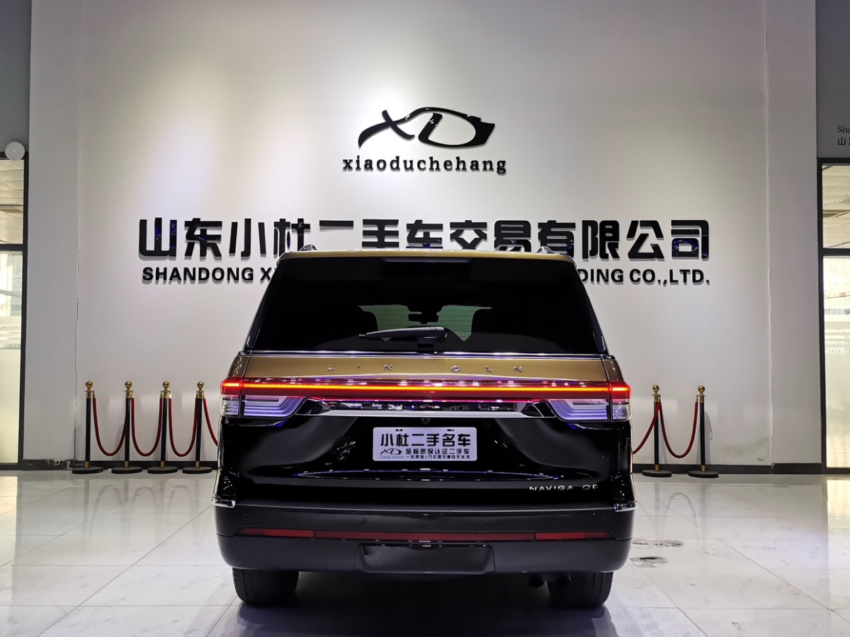 林肯 領(lǐng)航員  2022款 3.5T 黑金尊耀版圖片