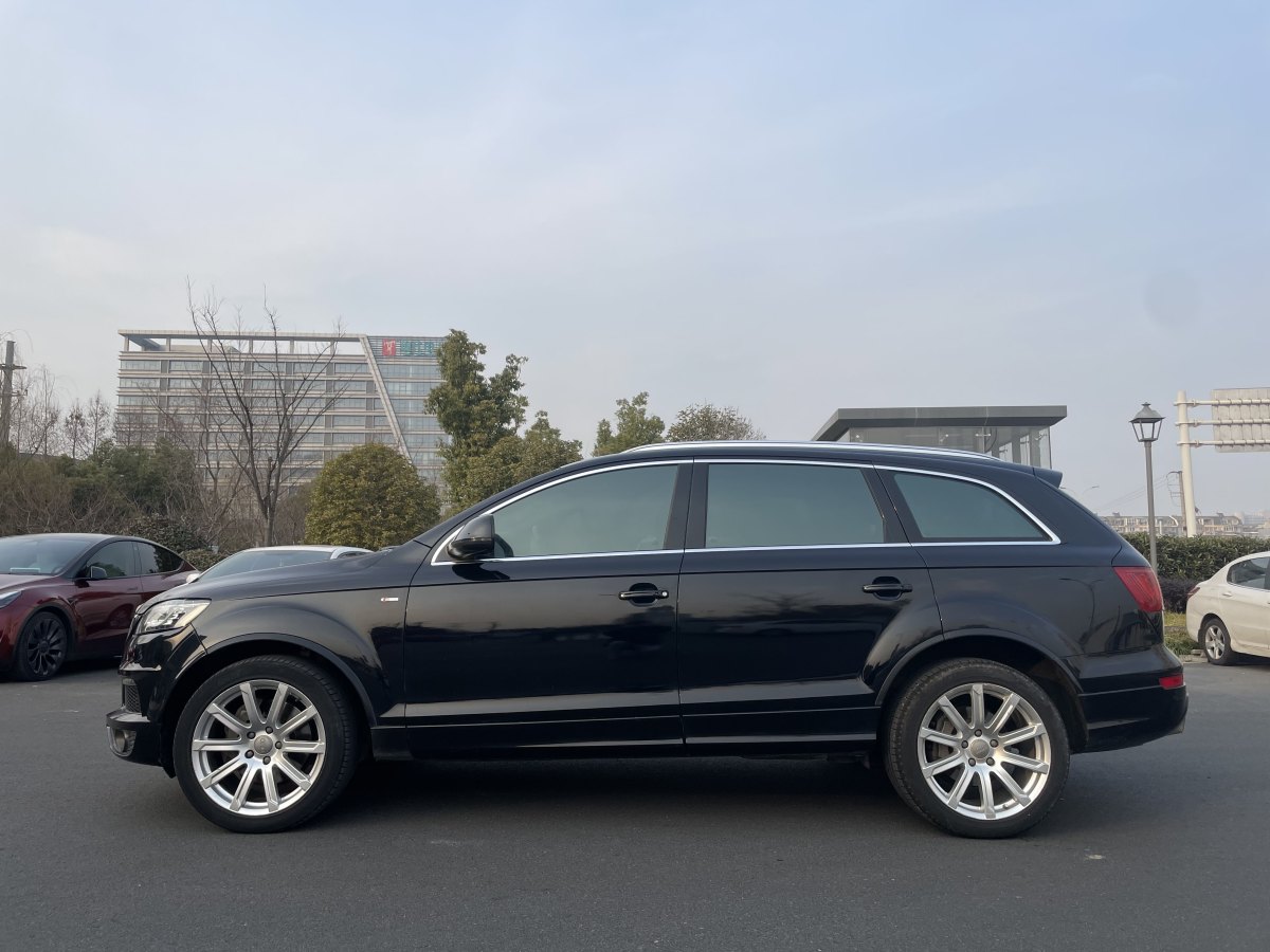 奧迪 奧迪Q7  2014款 35 TFSI 運(yùn)動(dòng)型圖片