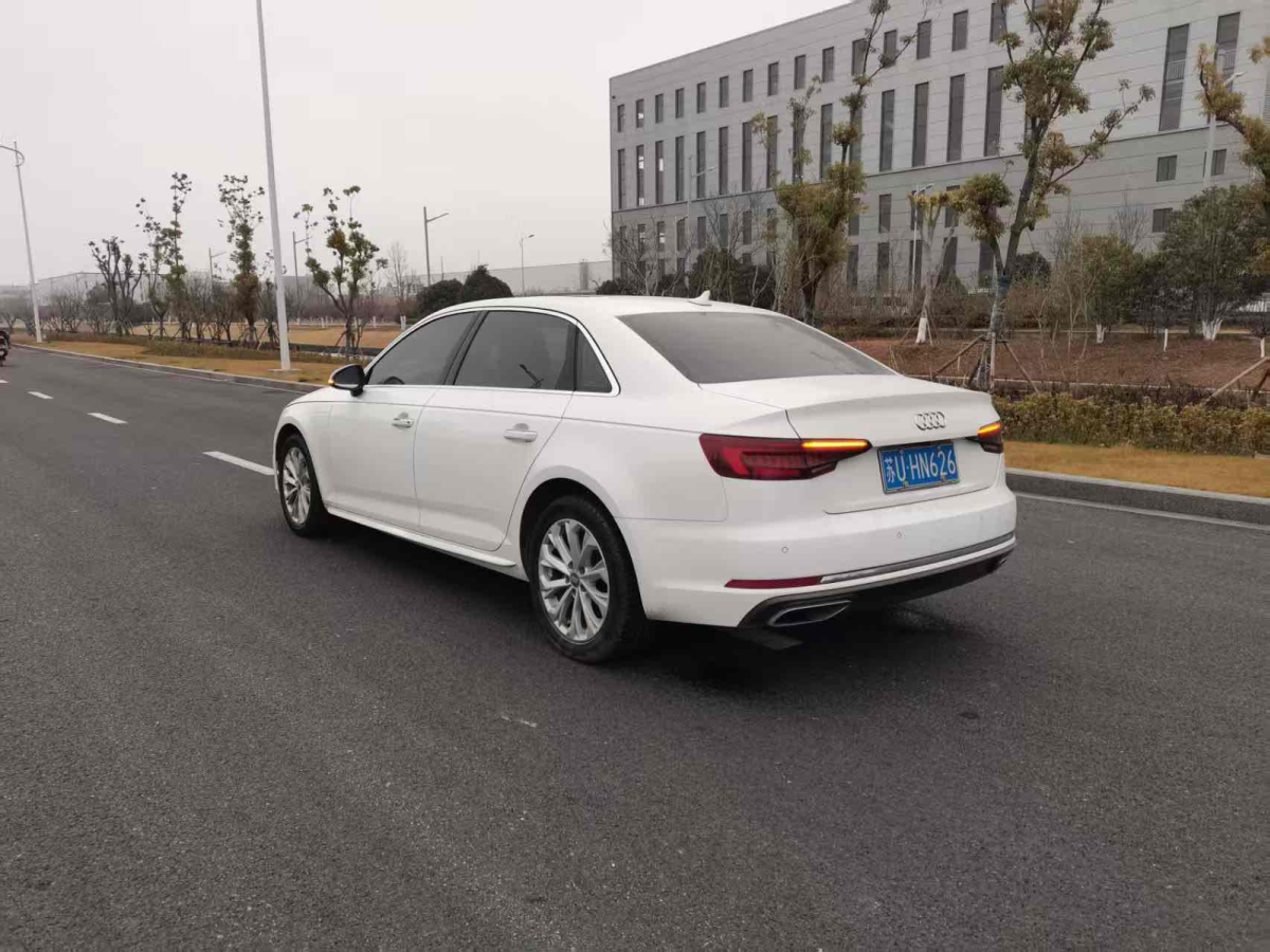 奧迪 奧迪A4L  2019款 40 TFSI 進(jìn)取型 國(guó)VI圖片