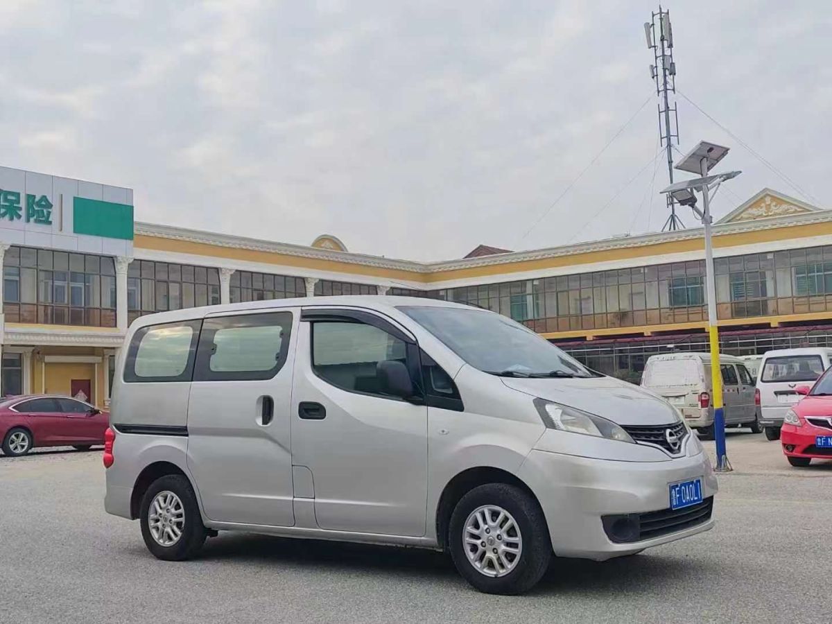 日產(chǎn) NV200  2012款 1.6L 232座 尊貴型圖片