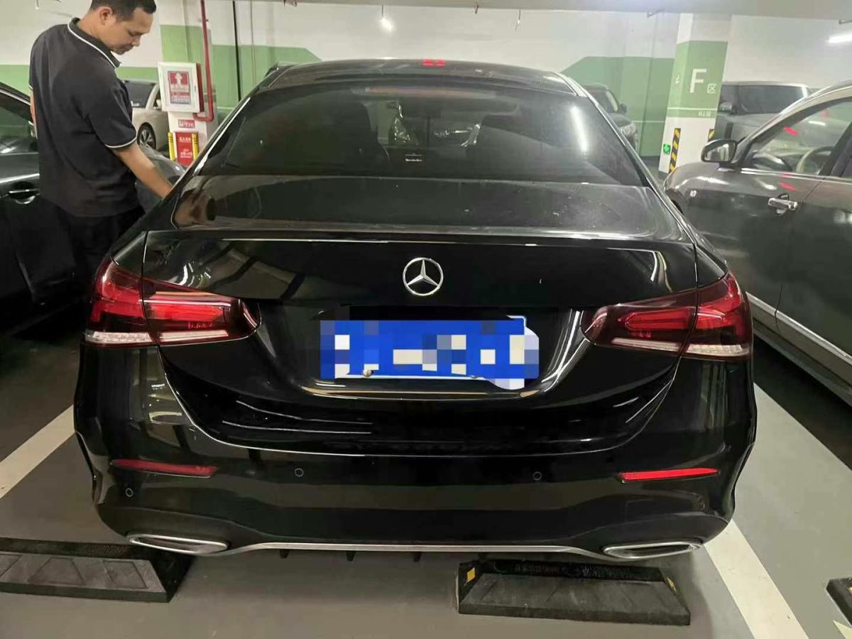 奔馳 奔馳A級(jí)  2019款  A 220 L 4MATIC 運(yùn)動(dòng)轎車圖片