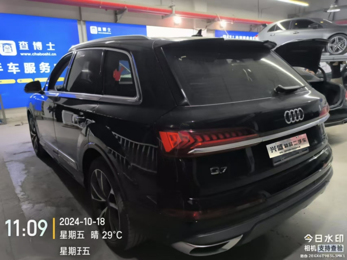 奧迪 奧迪Q7  2023款 55 TFSI quattro S line運(yùn)動(dòng)型圖片