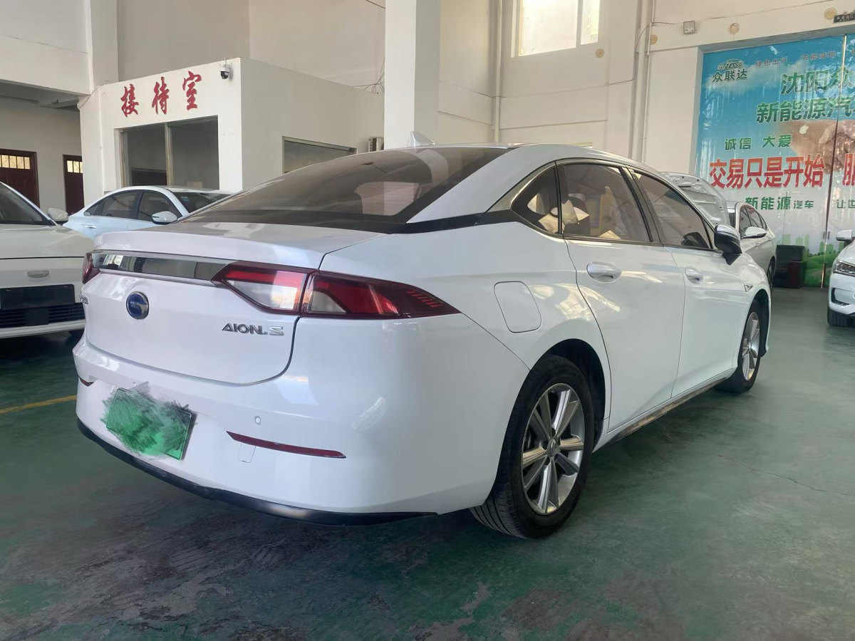 埃安 AION S  2020款 炫 580 出行標(biāo)準(zhǔn)版圖片