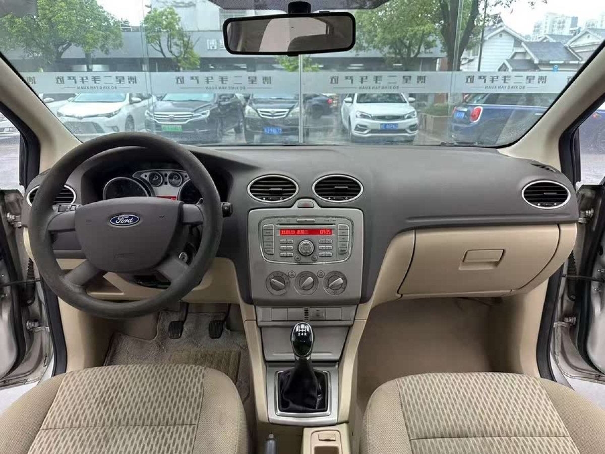 福特 ?？怂? 2011款 三廂 1.8L 手動舒適型圖片