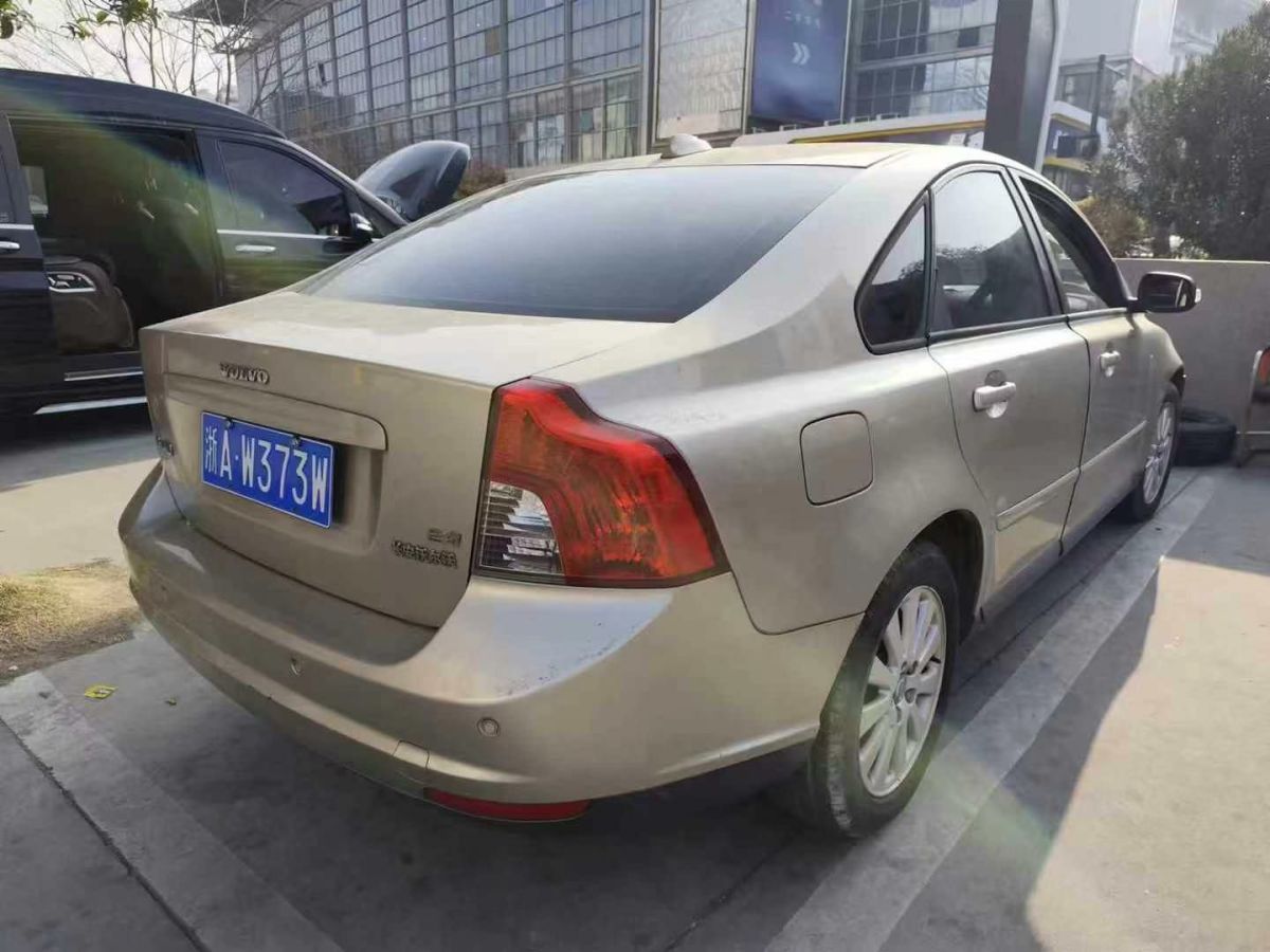 沃爾沃 S40  2009款 2.0L 手動標(biāo)準(zhǔn)型圖片