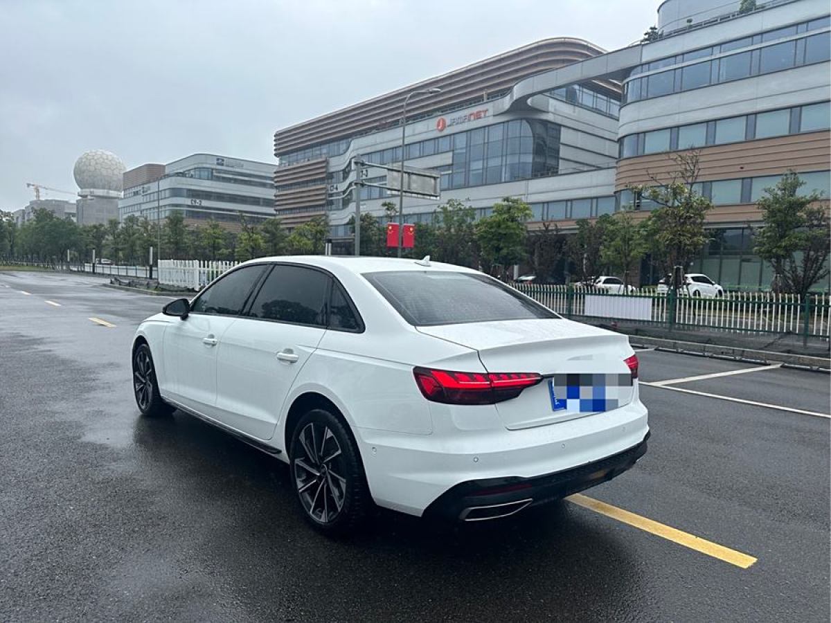 奧迪 奧迪A4L  2022款 40 TFSI 豪華動(dòng)感型圖片