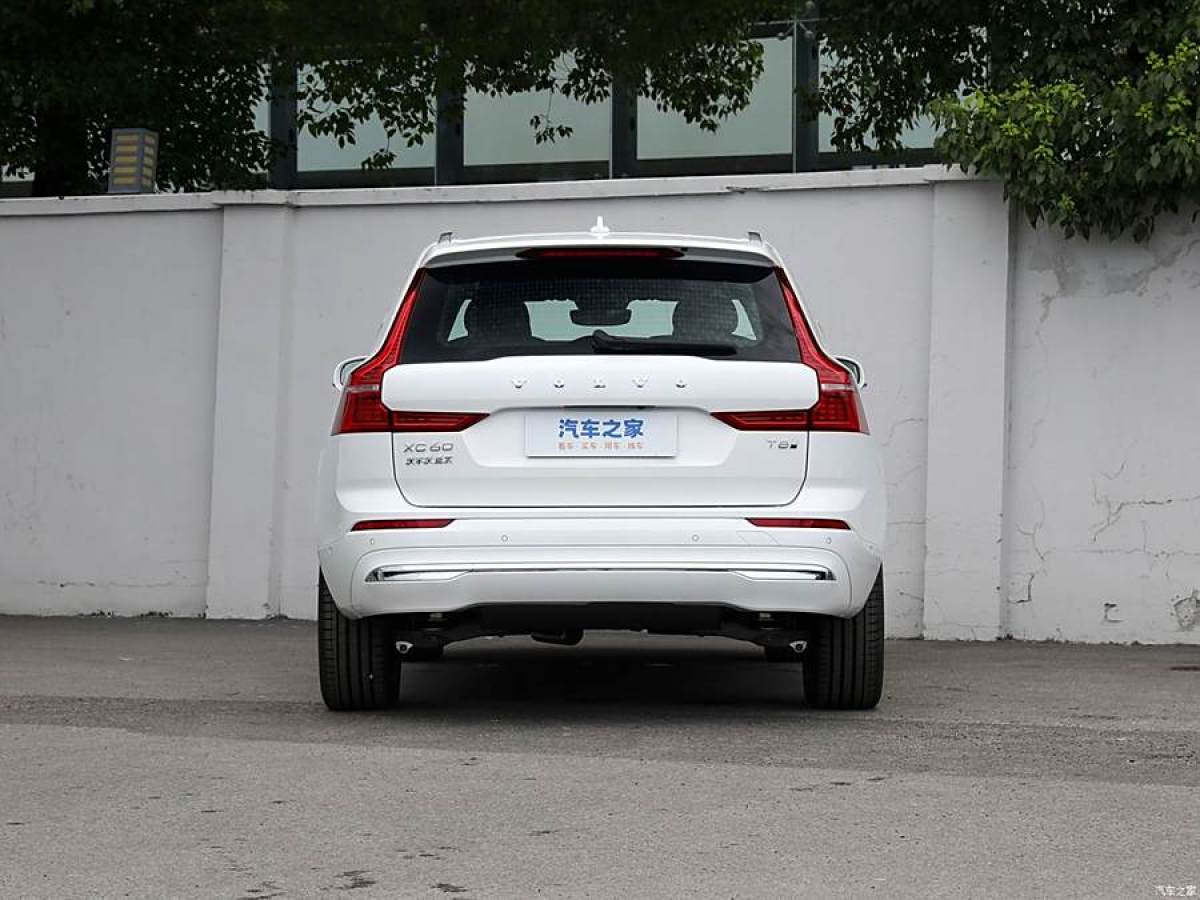 沃爾沃 XC60新能源  2024款 T8 插電混動 長續(xù)航四驅(qū)智雅豪華版圖片