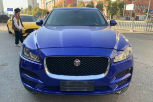 XE 捷豹 2.0T 200PS 兩驅(qū)R-Sport運動版