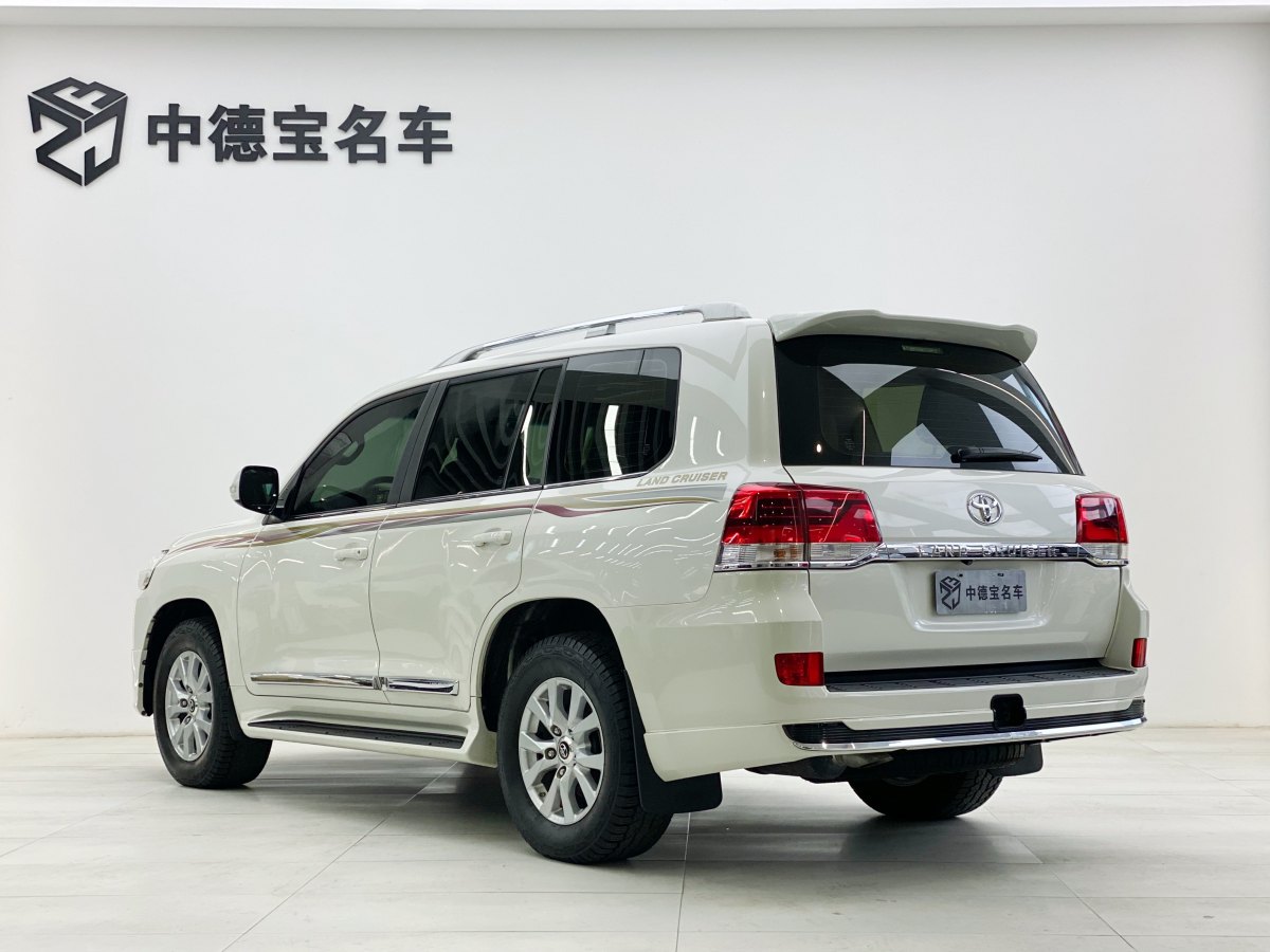 豐田 蘭德酷路澤  2018款 5.7L VX-R 12氣 底升(中東版)圖片