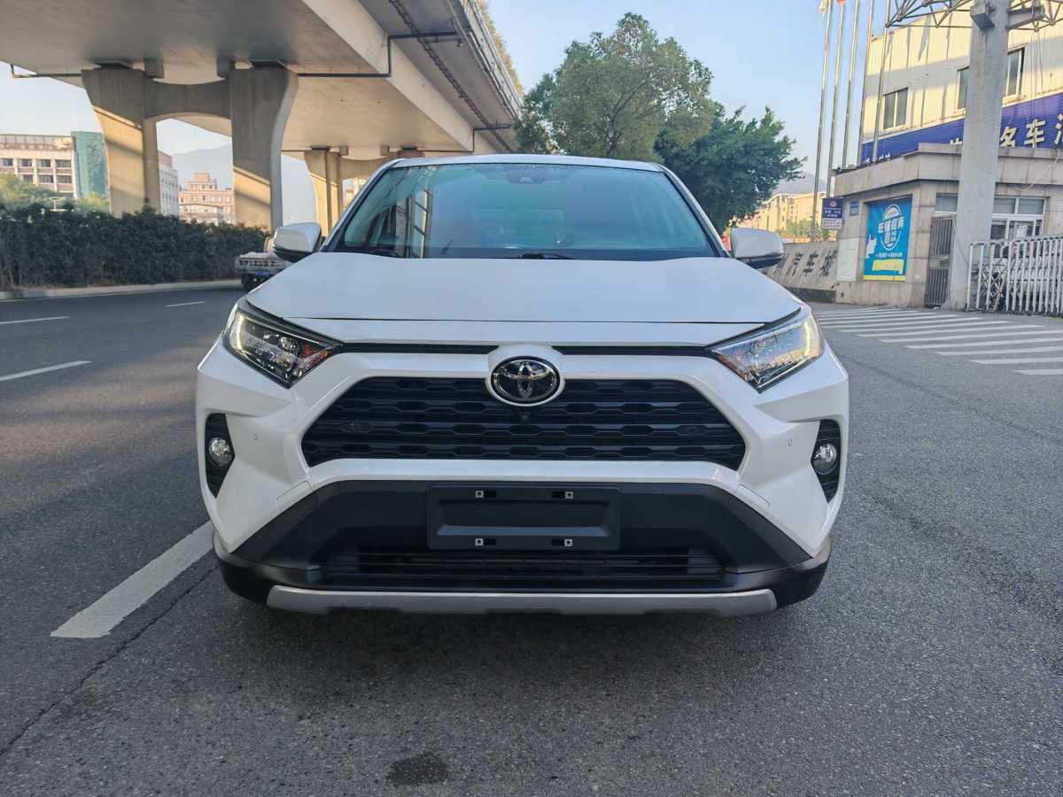 豐田 RAV4  2018款 榮放 2.0L CVT兩驅(qū)風(fēng)尚版圖片