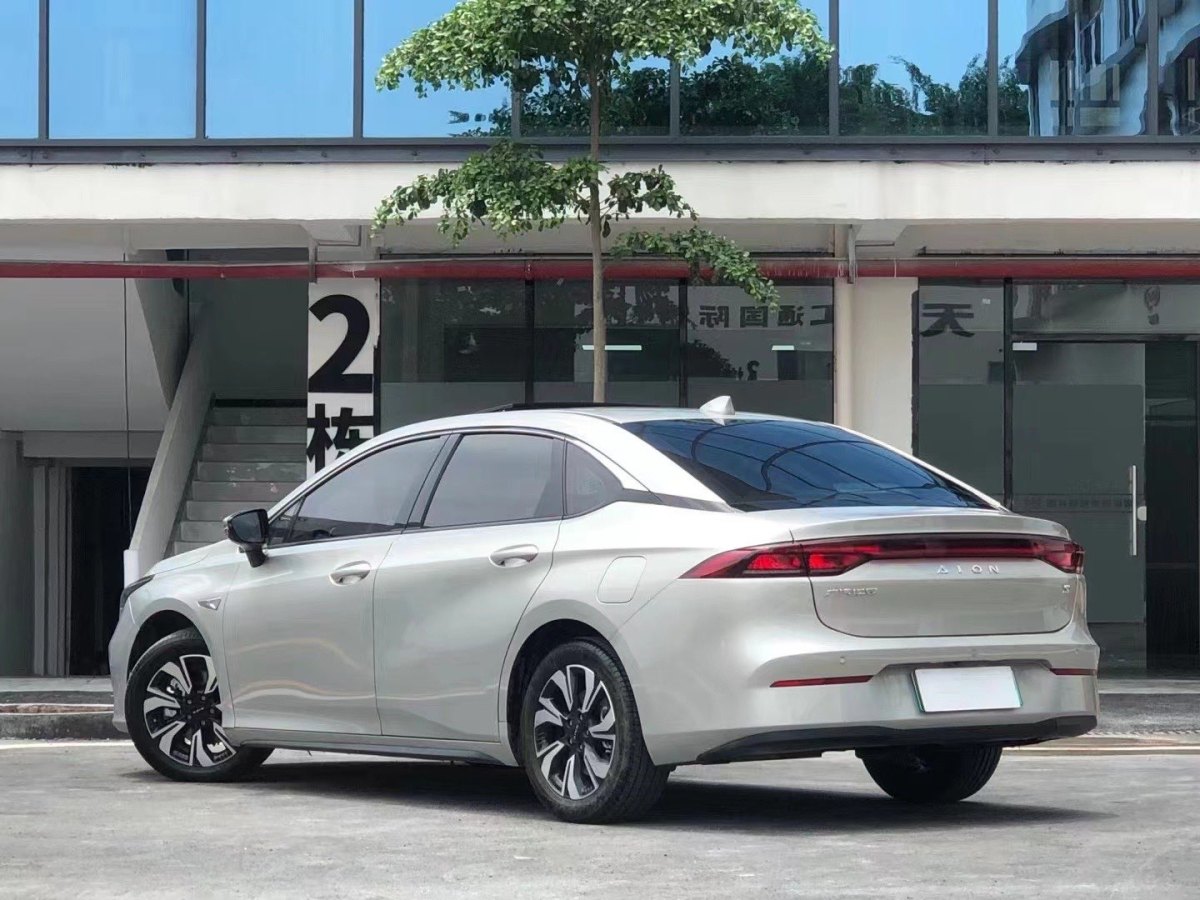 埃安 AION S  2020款 魅 580 出行標(biāo)準(zhǔn)版圖片