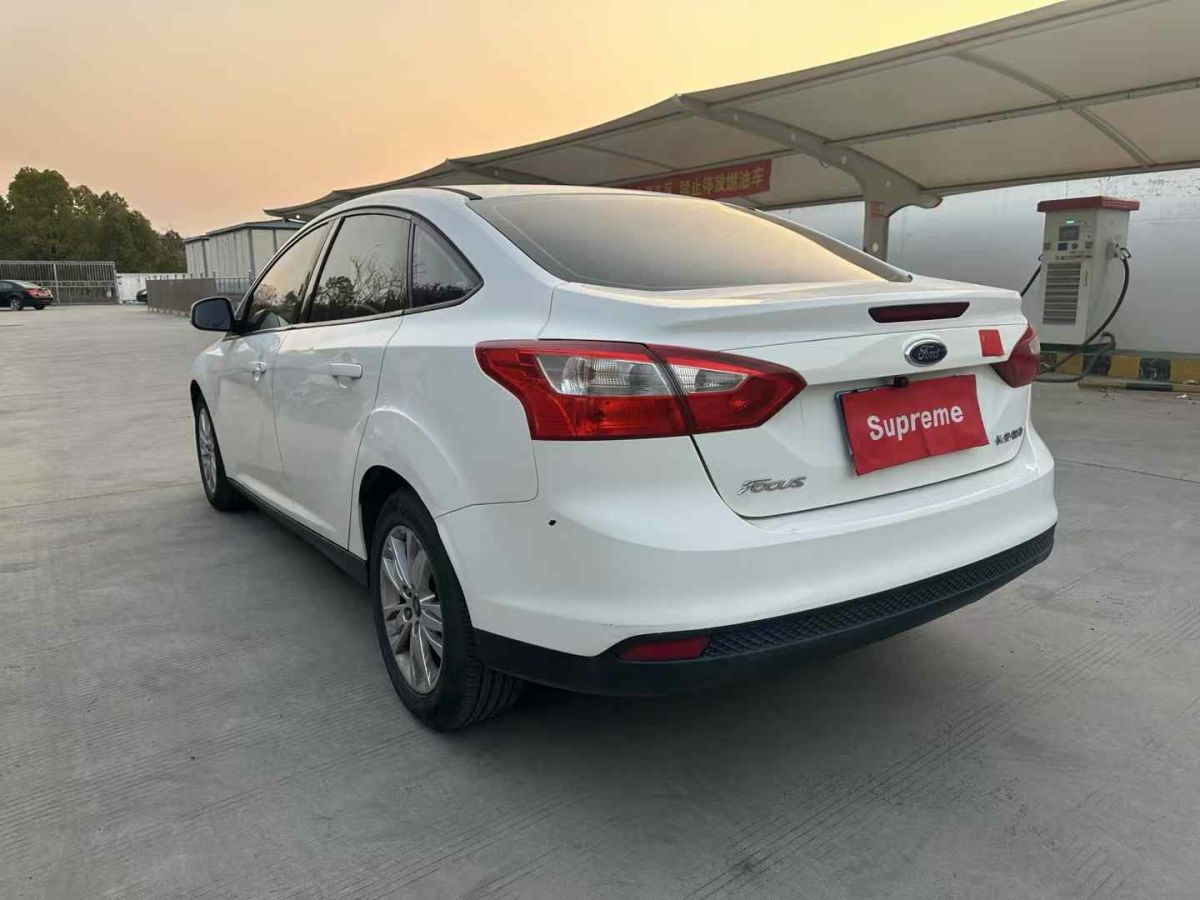 福特 ?？怂? 2015款 2.0T ST 標(biāo)準(zhǔn)版圖片