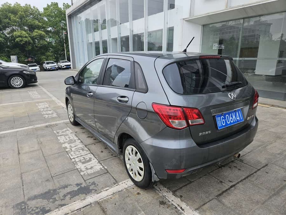 北京 北京汽車E系列  2012款 兩廂 1.3L 手動樂天版圖片