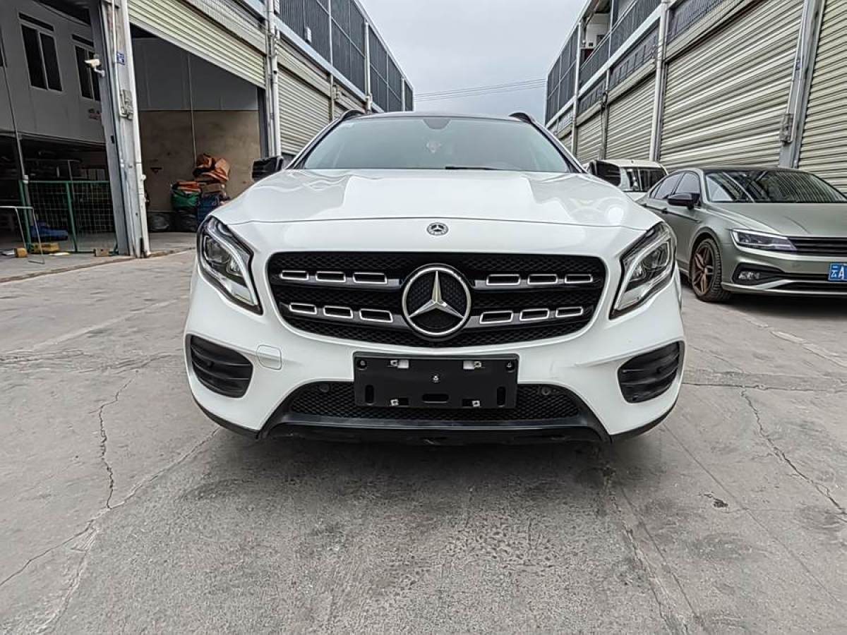 奔馳 奔馳GLA  2018款 GLA 220 4MATIC 運(yùn)動(dòng)型圖片