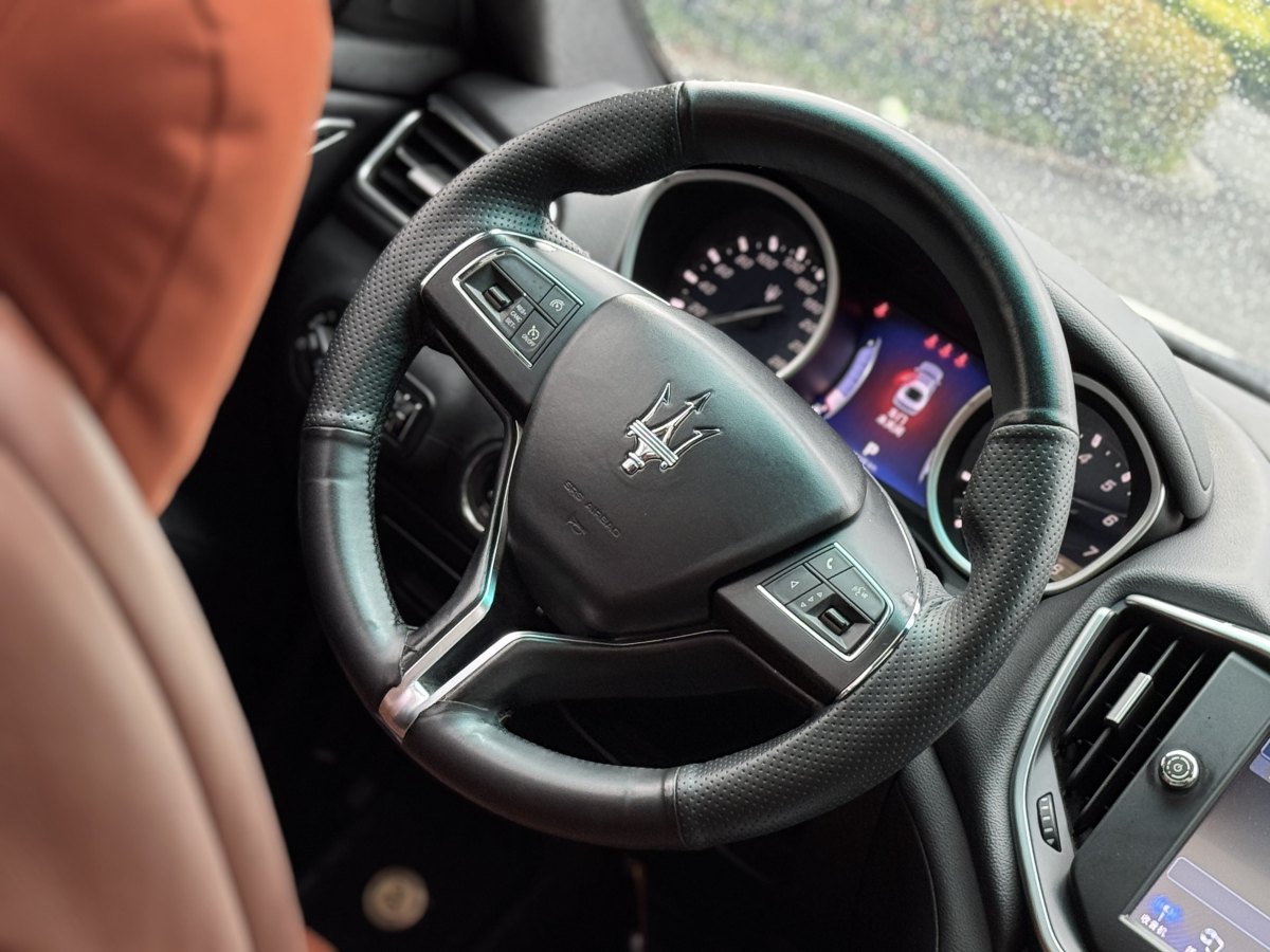瑪莎拉蒂 Ghibli  2014款 3.0T 標(biāo)準(zhǔn)版圖片