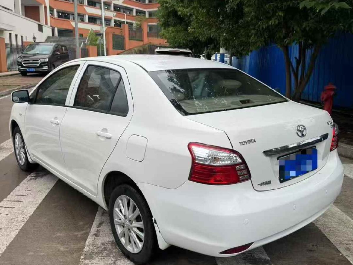豐田 威馳  2013款 特裝版 1.6L GL-i型尚天窗版 AT圖片