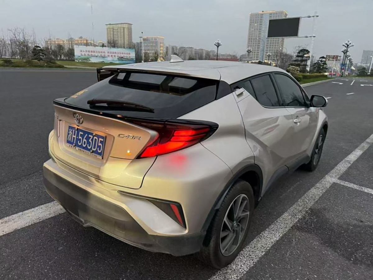 豐田 C-HR  2021款 雙擎 2.0L E-CVT豪華版圖片