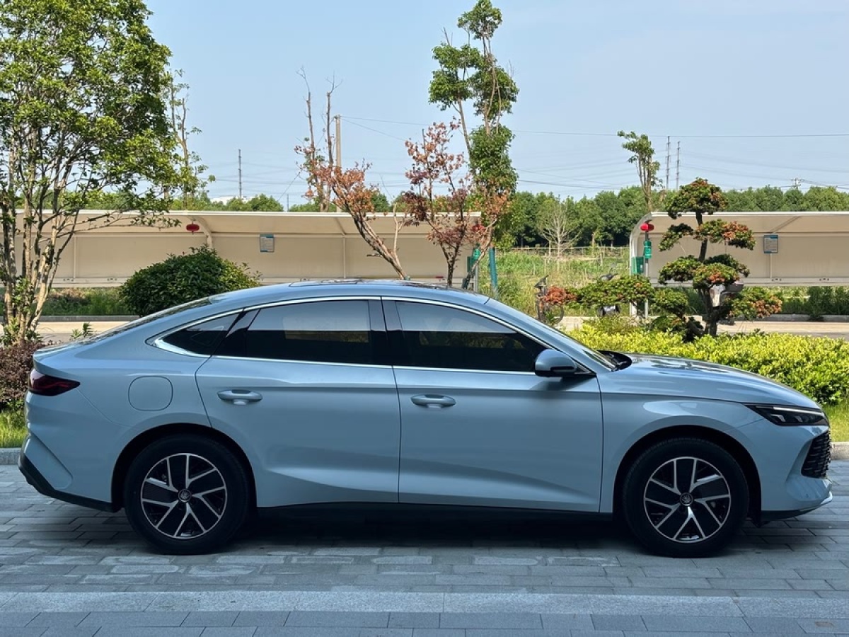 比亞迪 秦L  2024款 DM-i 120KM領(lǐng)先型圖片