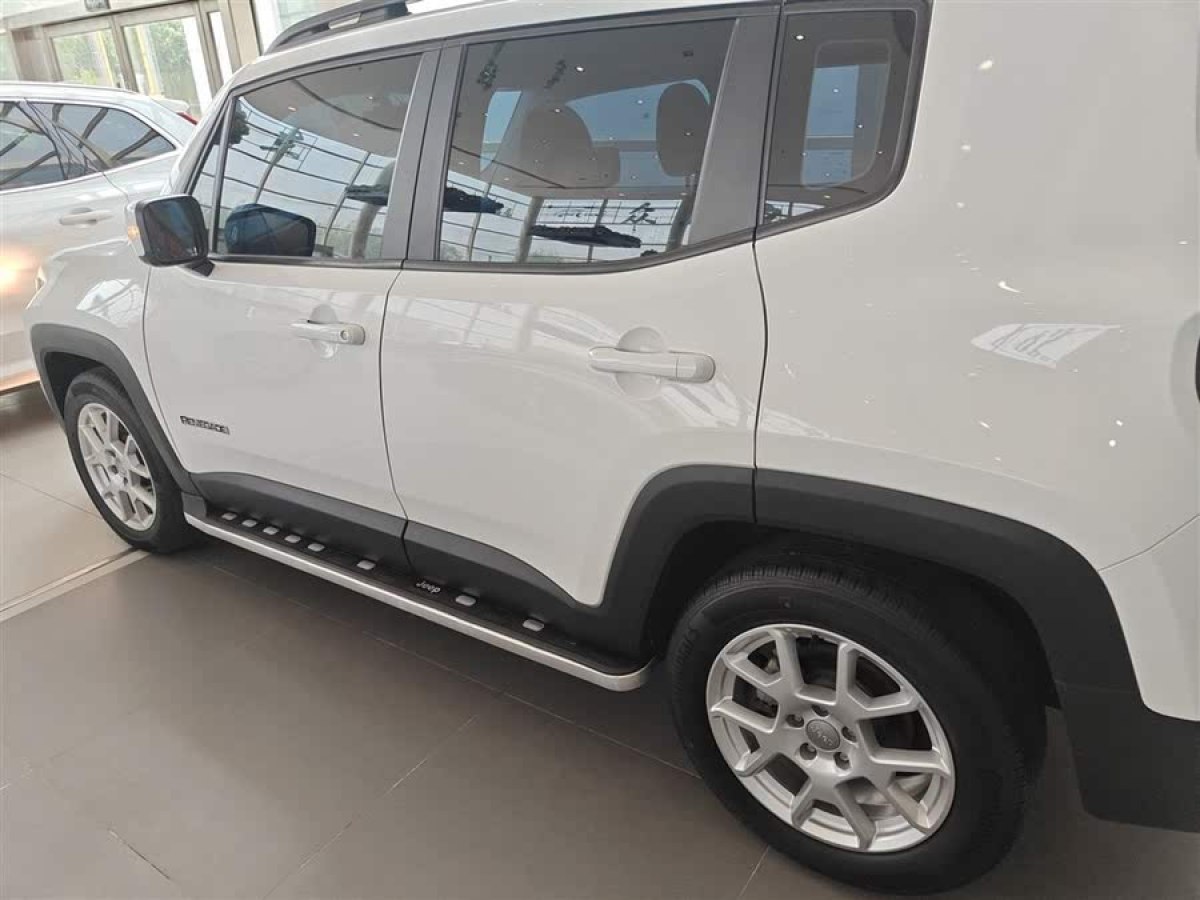 Jeep 自由俠  2019款 220T 自動(dòng)領(lǐng)先版圖片