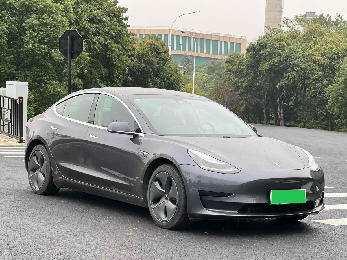 特斯拉 Model Y  2020款 改款 標(biāo)準(zhǔn)續(xù)航后驅(qū)升級(jí)版圖片