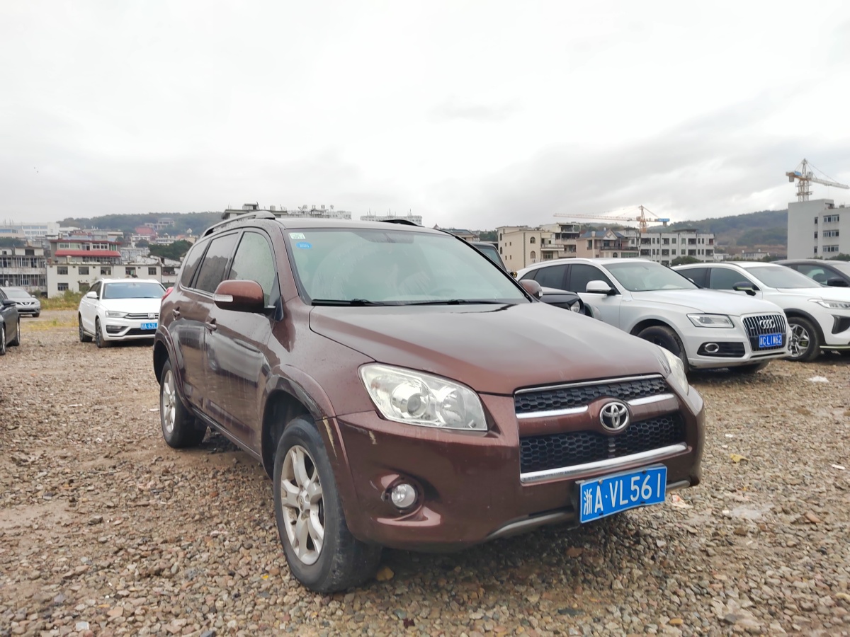 豐田 RAV4  2016款 榮放 2.0L CVT四驅(qū)新銳版圖片