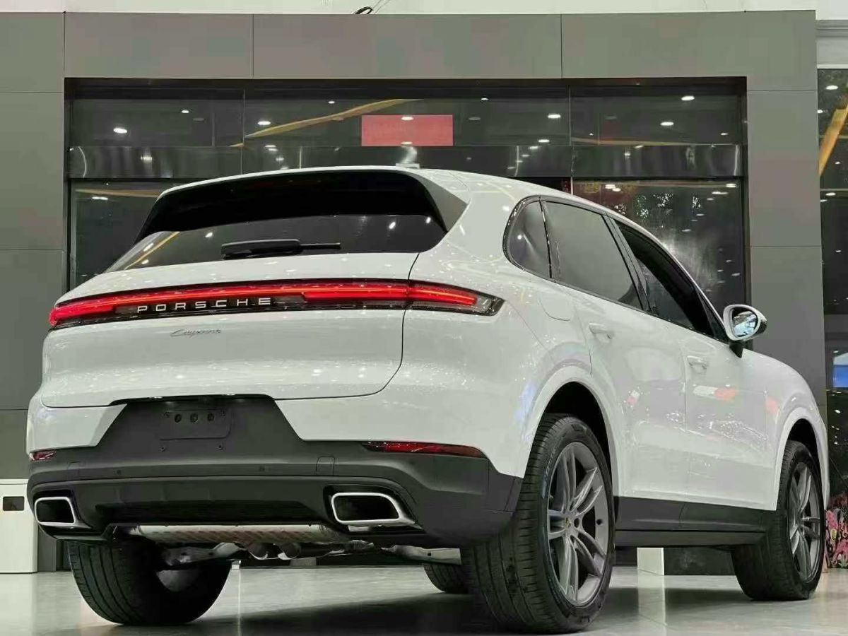 保時(shí)捷 911  2024款 Turbo 3.7T 50周年紀(jì)念版圖片