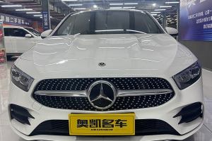 奔馳A級 奔馳 改款 A 200 L 運(yùn)動轎車動感型