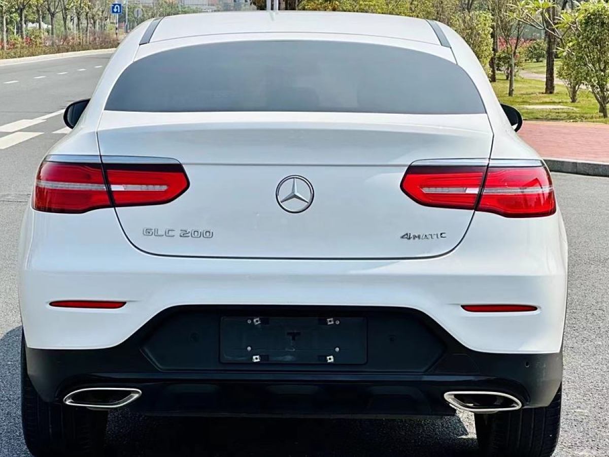 奔馳 奔馳GLC  2022款 改款 GLC 260 4MATIC 轎跑SUV圖片