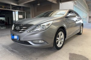 索纳塔 现代 2.0L 自动豪华版