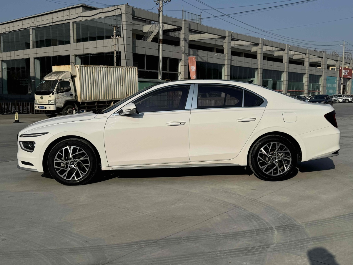 現(xiàn)代 名圖  2021款 1.8L CVT精英版GLX圖片