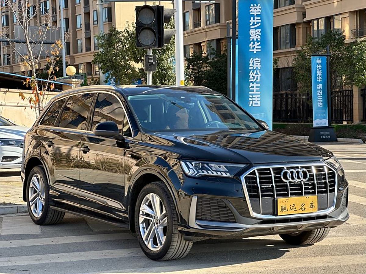 奧迪 奧迪Q7  2023款 45 TFSI quattro S line運(yùn)動(dòng)型圖片