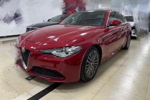 Giulia 阿爾法·羅密歐 2.0T 200HP 豪華版