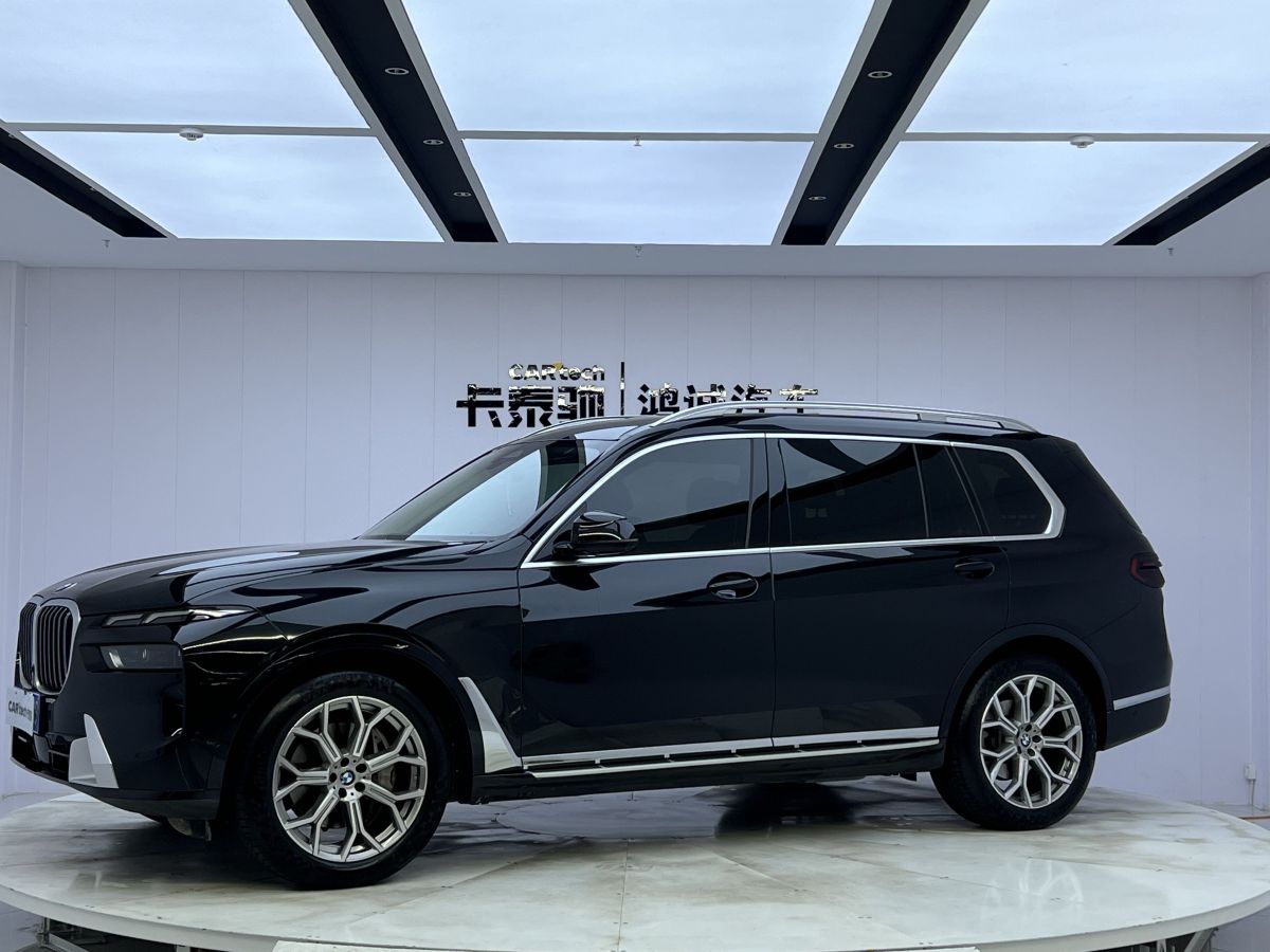 寶馬 寶馬X7  2023款 xDrive40i 領(lǐng)先型豪華套裝圖片