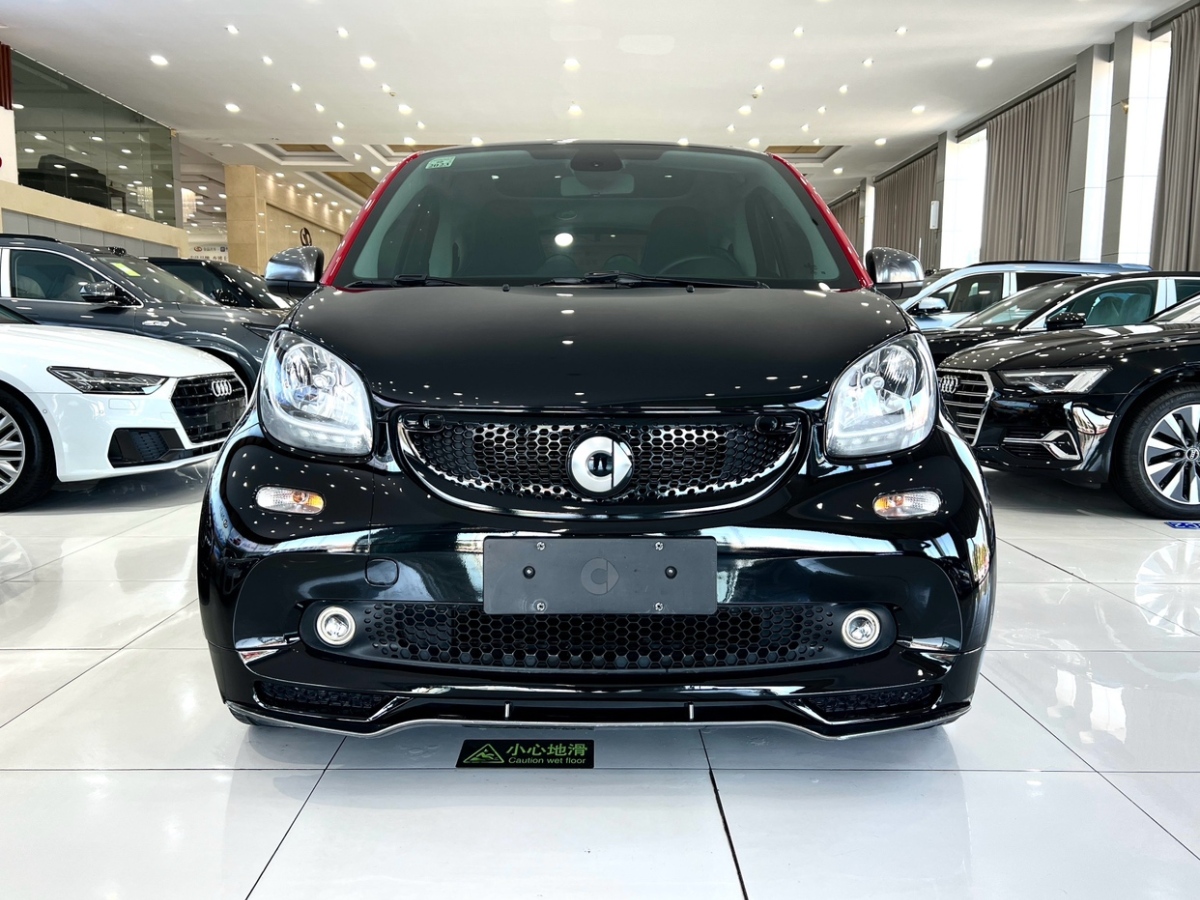 2019年10月smart fortwo  2019款 0.9T 66千瓦硬頂動擎版 國VI