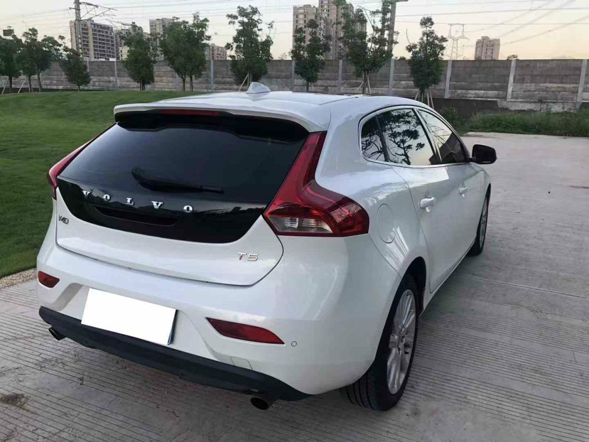 沃爾沃 V40  2013款 2.0T 智尚版圖片