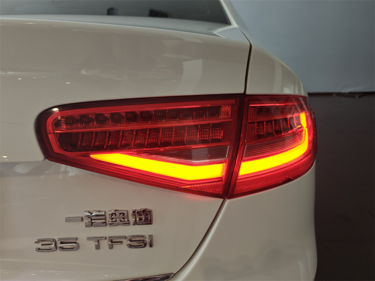 奧迪 奧迪A4L  2013款 35 TFSI 自動標(biāo)準(zhǔn)型圖片