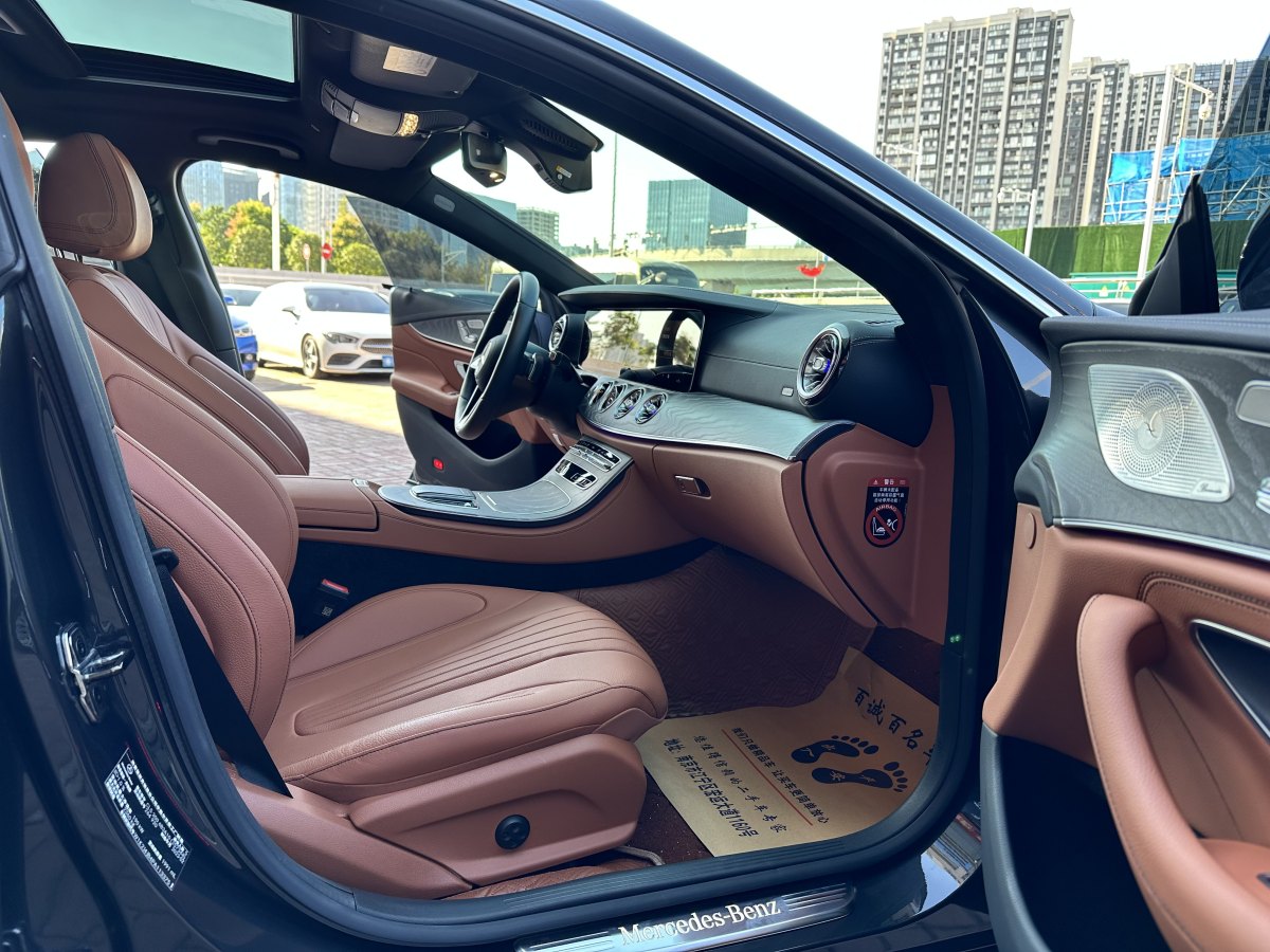 奔馳 奔馳CLS級(jí)  2023款 改款 CLS 300 豪華型圖片