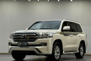 2017年7月丰田 兰德酷路泽  5.7L VX-R 12气 底升(中东版)