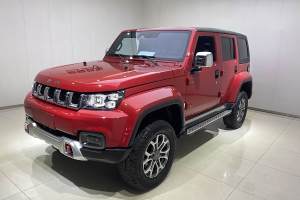 BJ40 北京 2.0T 自動(dòng)四驅(qū)城市獵人版?zhèn)b客型