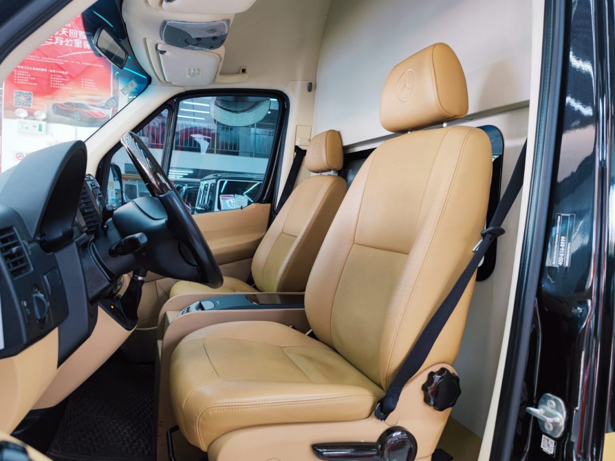 奔驰 奔驰 Sprinter 2017款 3.5L 豪华订制版图片